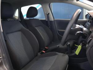 Volkswagen Polo Vivo hatch 1.4 Comfortline - Image 12
