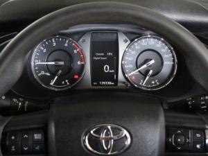 Toyota Hilux 2.4GD-6 Xtra cab Raider manual - Image 14