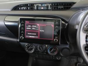 Toyota Hilux 2.4GD-6 single cab Raider manual - Image 12