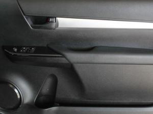 Toyota Hilux 2.4GD-6 single cab Raider manual - Image 16