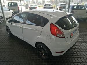 Ford Fiesta 5-door 1.0T Ambiente - Image 5