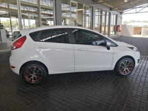 Ford Fiesta 5-door 1.0T Ambiente - Image 8