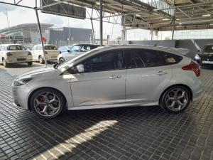 Ford Focus ST 3 - Image 4