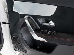 Mercedes-Benz A-Class A200 hatch Progressive - Image 21