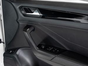 Volkswagen T-Roc 2.0TSI 4Motion Design - Image 23