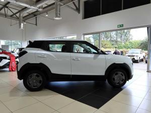Mahindra XUV 3XO 1.2T MX3 manual - Image 8