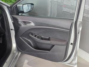 MG MG3 1.5 Comfort manual - Image 11