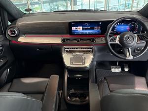 Mercedes-Benz V-Class V300d Exclusive - Image 11