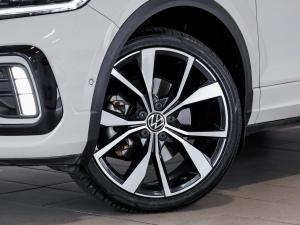 Volkswagen T-Roc 2.0TSI 4Motion R-Line - Image 3