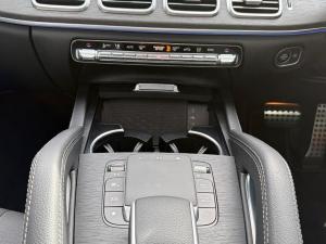 Mercedes-Benz GLS GLS450d 4Matic - Image 17