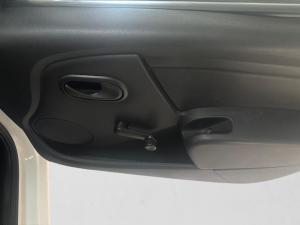 Nissan NP200 1.6i safety pack (aircon) - Image 14
