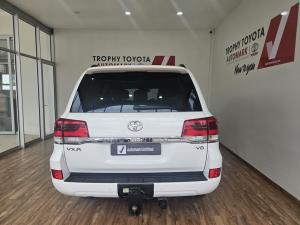 Toyota Land Cruiser 200 4.5D-4D V8 VX-R - Image 5