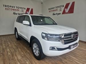 Toyota Land Cruiser 200 4.5D-4D V8 VX-R - Image 1