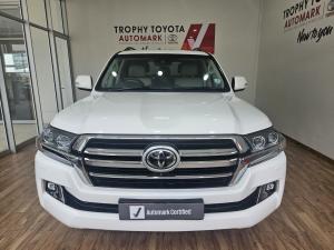 Toyota Land Cruiser 200 4.5D-4D V8 VX-R - Image 4