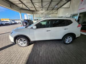 Nissan X-Trail 2.5 4x4 SE - Image 17