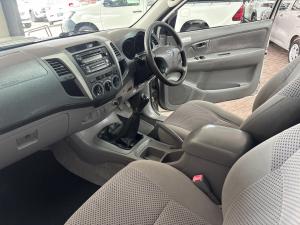 Toyota Hilux 3.0D-4D Raider - Image 7