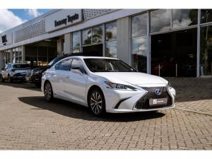 Lexus ES 300h EX - Image 1