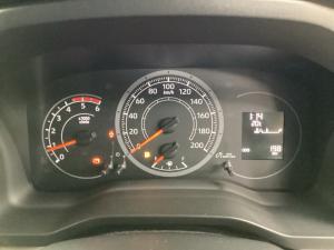 Toyota Quantum 2.8 LWB panel van manual - Image 11