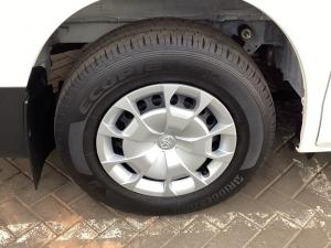 Toyota Quantum 2.8 LWB panel van manual - Image 19