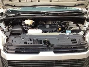 Toyota Quantum 2.8 LWB panel van manual - Image 20