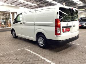 Toyota Quantum 2.8 LWB panel van manual - Image 22
