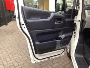 Toyota Quantum 2.8 LWB panel van manual - Image 23