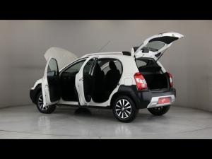 Toyota Etios Cross 1.5 Xs - Image 25