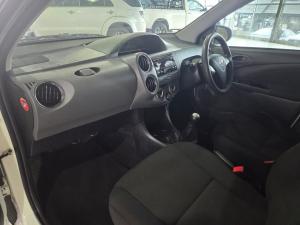 Toyota Etios hatch 1.5 Sport - Image 7