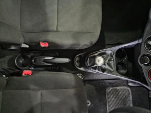 Toyota Etios hatch 1.5 Sport - Image 10