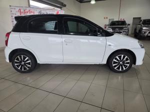 Toyota Etios hatch 1.5 Sport - Image 3