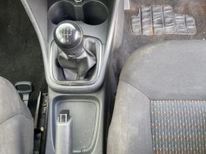 Volkswagen Polo Vivo 1.4 Trendline - Image 13