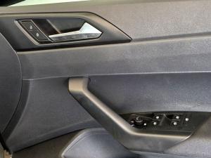 Volkswagen Polo hatch 1.0TSI - Image 16