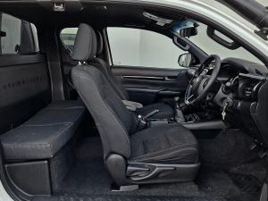 Toyota Hilux 2.8GD-6 Xtra cab 4x4 Legend 50 - Image 12