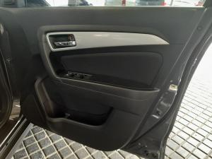 Suzuki Vitara Brezza 1.5 GLX - Image 12