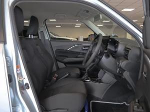 Suzuki Swift 1.2 GLX auto - Image 11