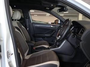 Volkswagen T-Roc 2.0TSI 140kW 4Motion R-Line - Image 11