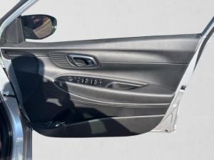 Hyundai i20 1.2 Premium - Image 10