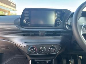 Hyundai i20 1.2 Premium - Image 14