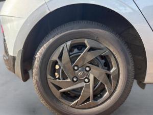 Hyundai i20 1.2 Premium - Image 9