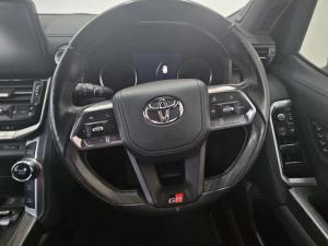 Toyota Land Cruiser 300 3.3D GR-Sport - Image 8