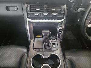 Toyota Land Cruiser 300 3.3D GR-Sport - Image 9