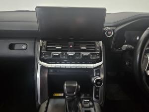 Toyota Land Cruiser 300 3.3D GR-Sport - Image 10