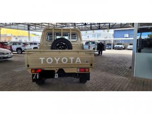 Toyota Land Cruiser 79 4.5D-4D LX V8 single cab - Image 5
