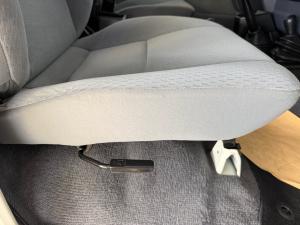 Toyota Land Cruiser 79 4.5D-4D LX V8 single cab - Image 15