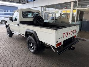 Toyota Land Cruiser 79 4.5D-4D LX V8 single cab - Image 18