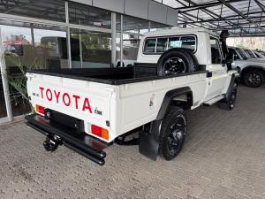 Toyota Land Cruiser 79 4.5D-4D LX V8 single cab - Image 2