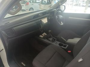 Toyota Hilux 2.4GD-6 single cab 4x4 Raider manual - Image 7