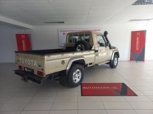 Toyota Land Cruiser 79 4.5D-4D LX V8 single cab - Image 2