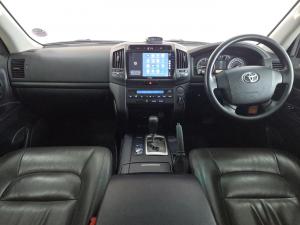 Toyota Land Cruiser 200 4.5D-4D V8 GX-R - Image 6