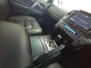 Toyota Land Cruiser 200 4.5D-4D V8 GX-R - Image 10